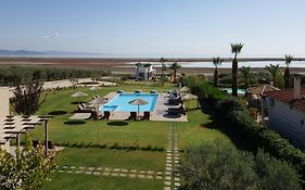 Flamingo View Suites & Villas